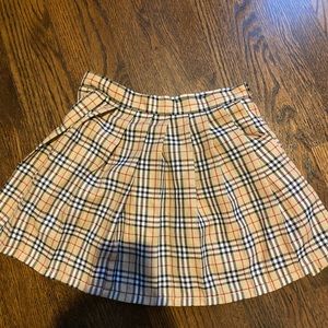 Pleated Burberry print skirt
